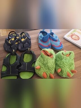 wonder nation Green Fuzzy Slippers with Patterned Insole